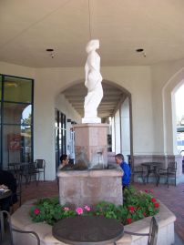 Water fountain in Tustin
